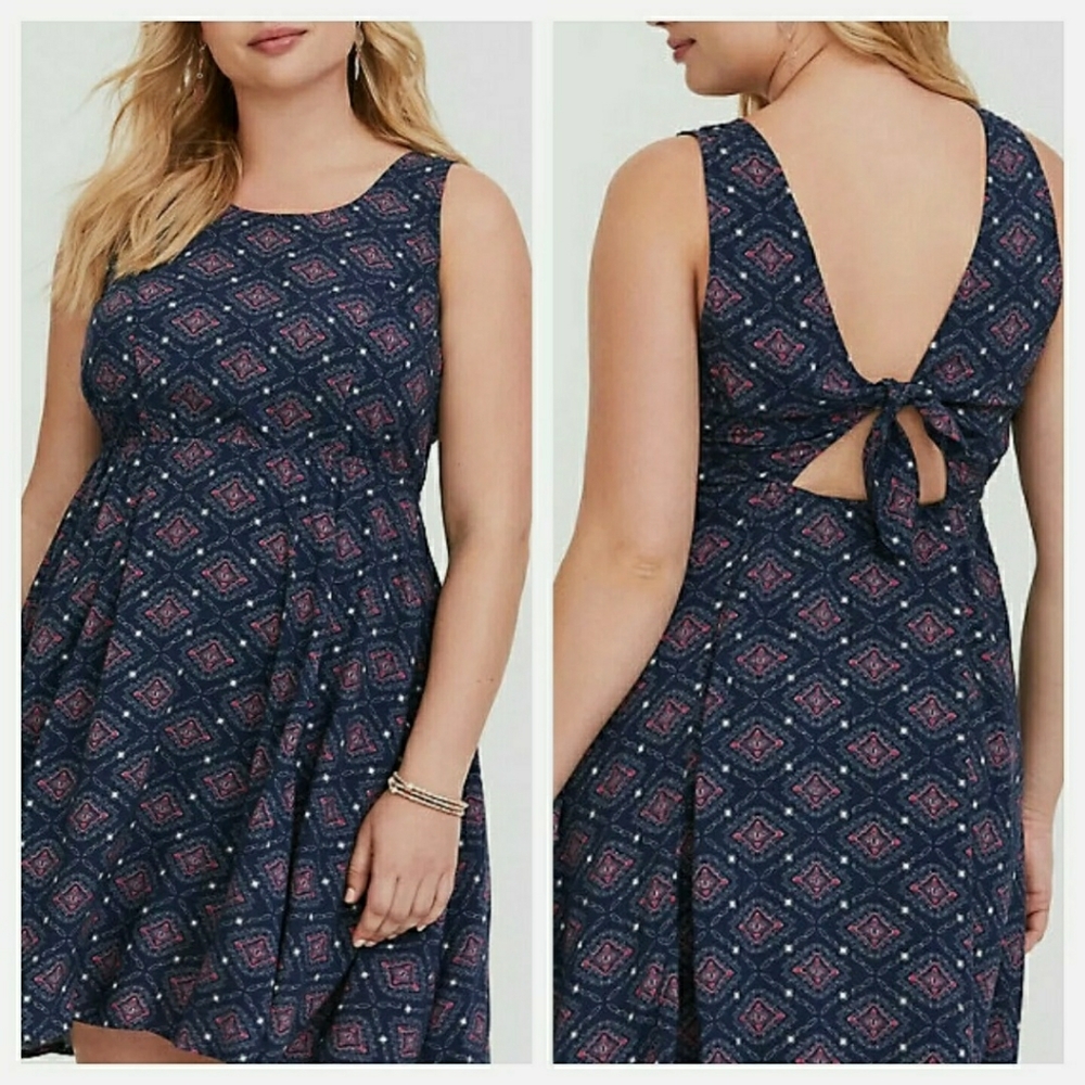🛑Sold🛑 Torrid Medallion Tie Dress Plus Sz 2X - Picture 2 of 10